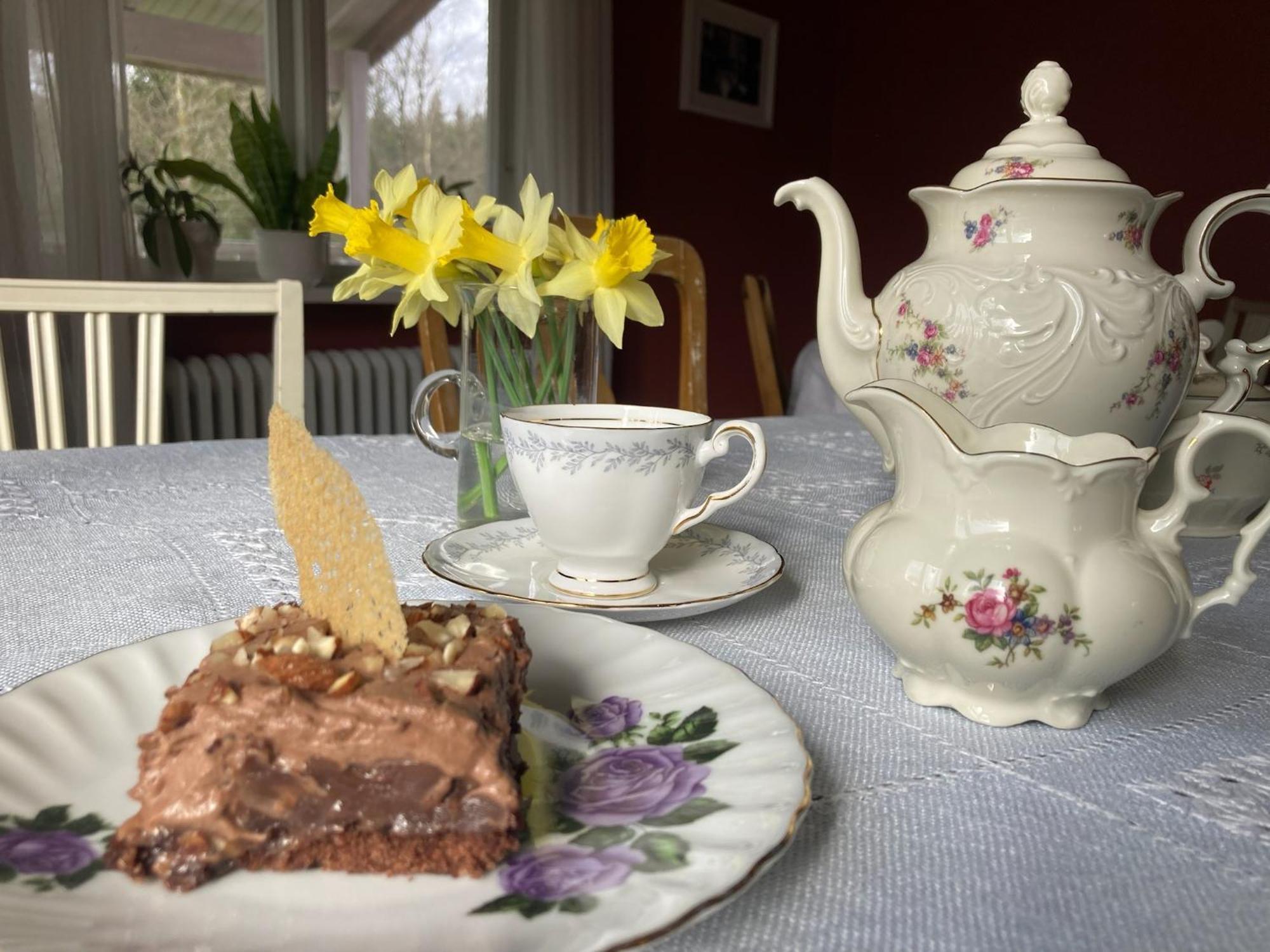 Viktors Affaershus Bed & Breakfast Atran Bagian luar foto