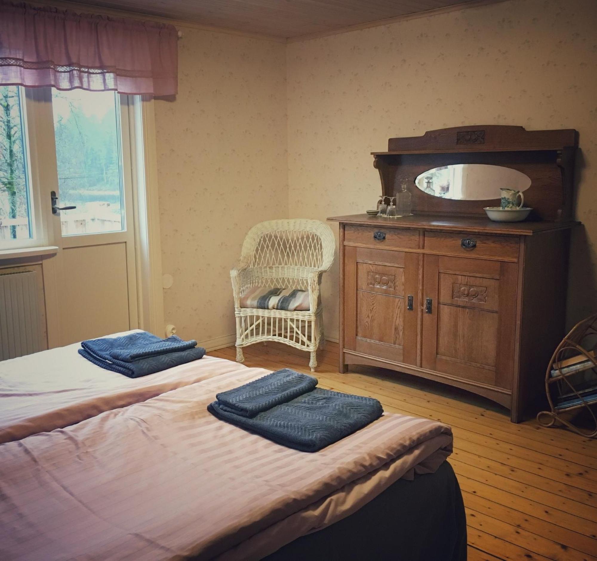 Viktors Affaershus Bed & Breakfast Atran Bagian luar foto