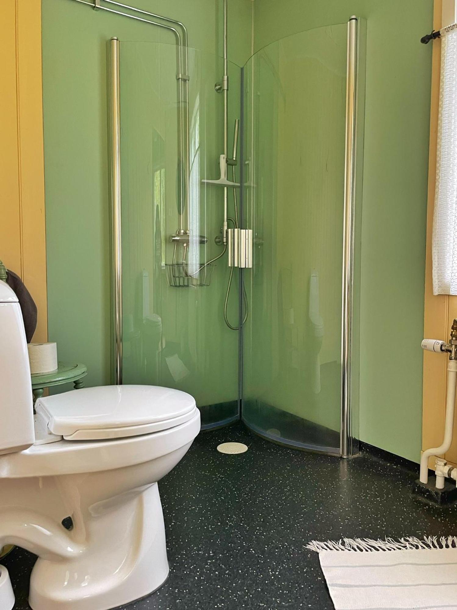 Viktors Affaershus Bed & Breakfast Atran Bagian luar foto